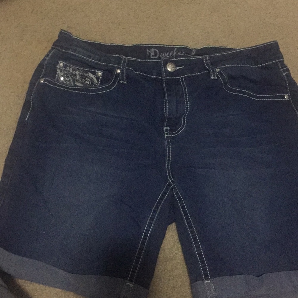 Shorts - Picture 2 of 2